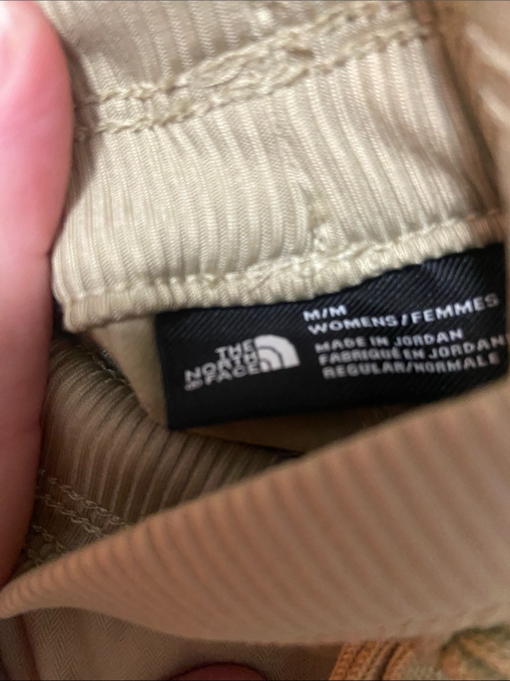 The North Face Women's Drawstring Athletic Shorts in Khaki. Size Medium. - Picture 4 of 6